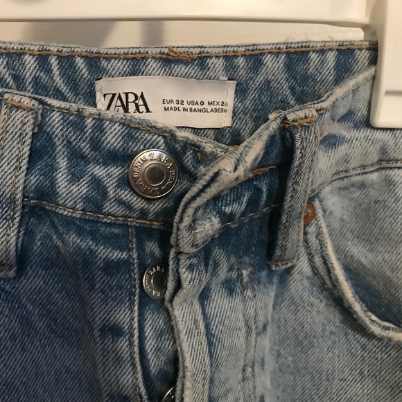 Medium Wash Denim Jean - Picture 4 of 4